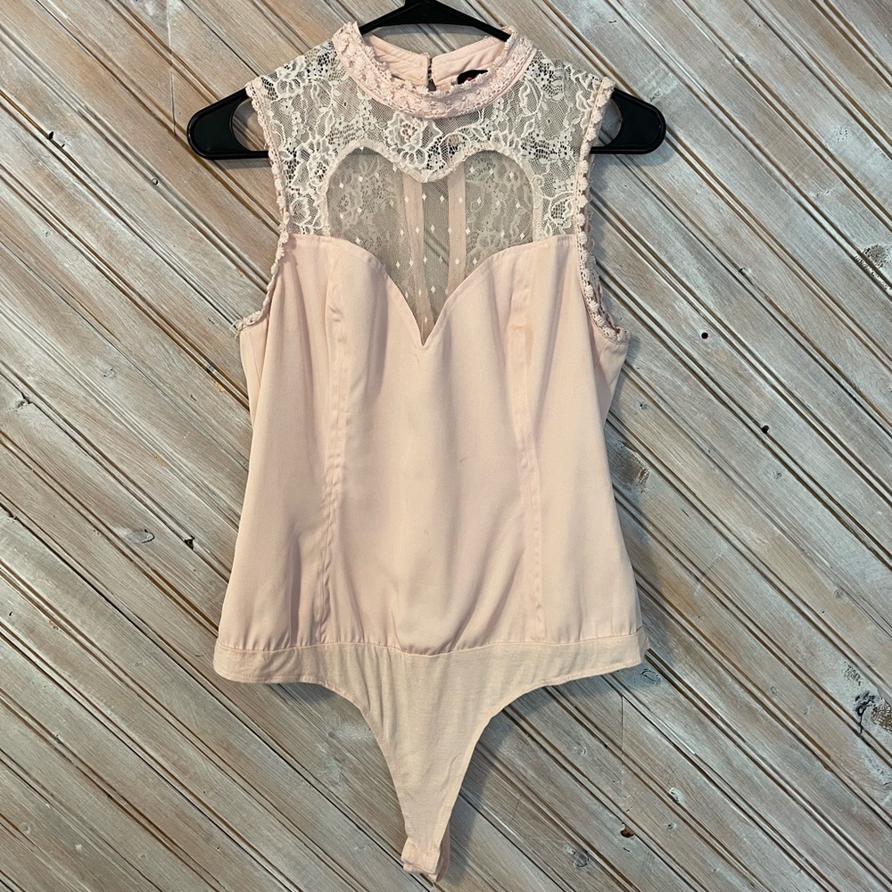 2B Bebe Rose Pink Lace Detail Blush Heart Shape Cutout Embroidered Tank Bodysuit